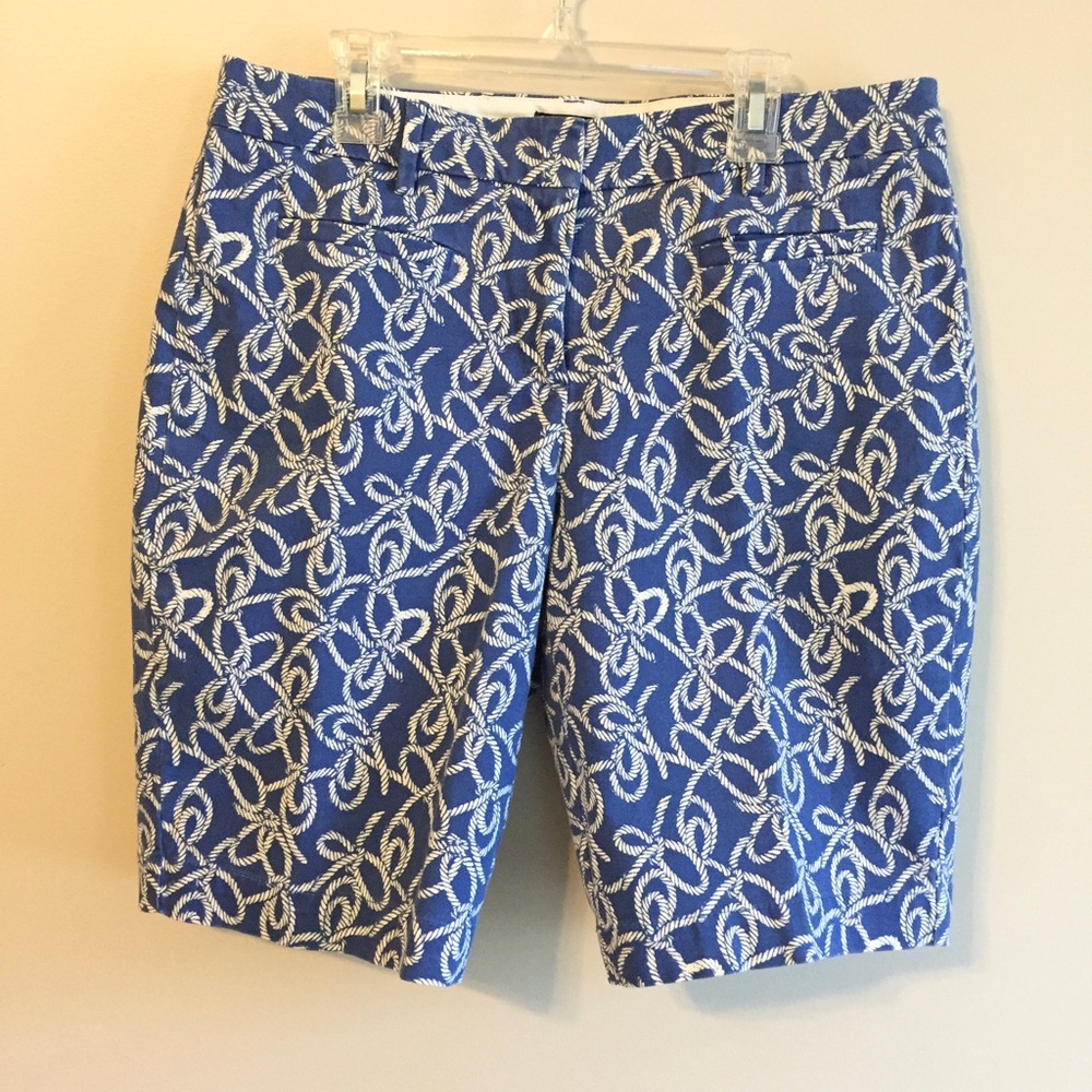 Lands’ End Patterned Bermuda Shorts Mid Rise Flat Front